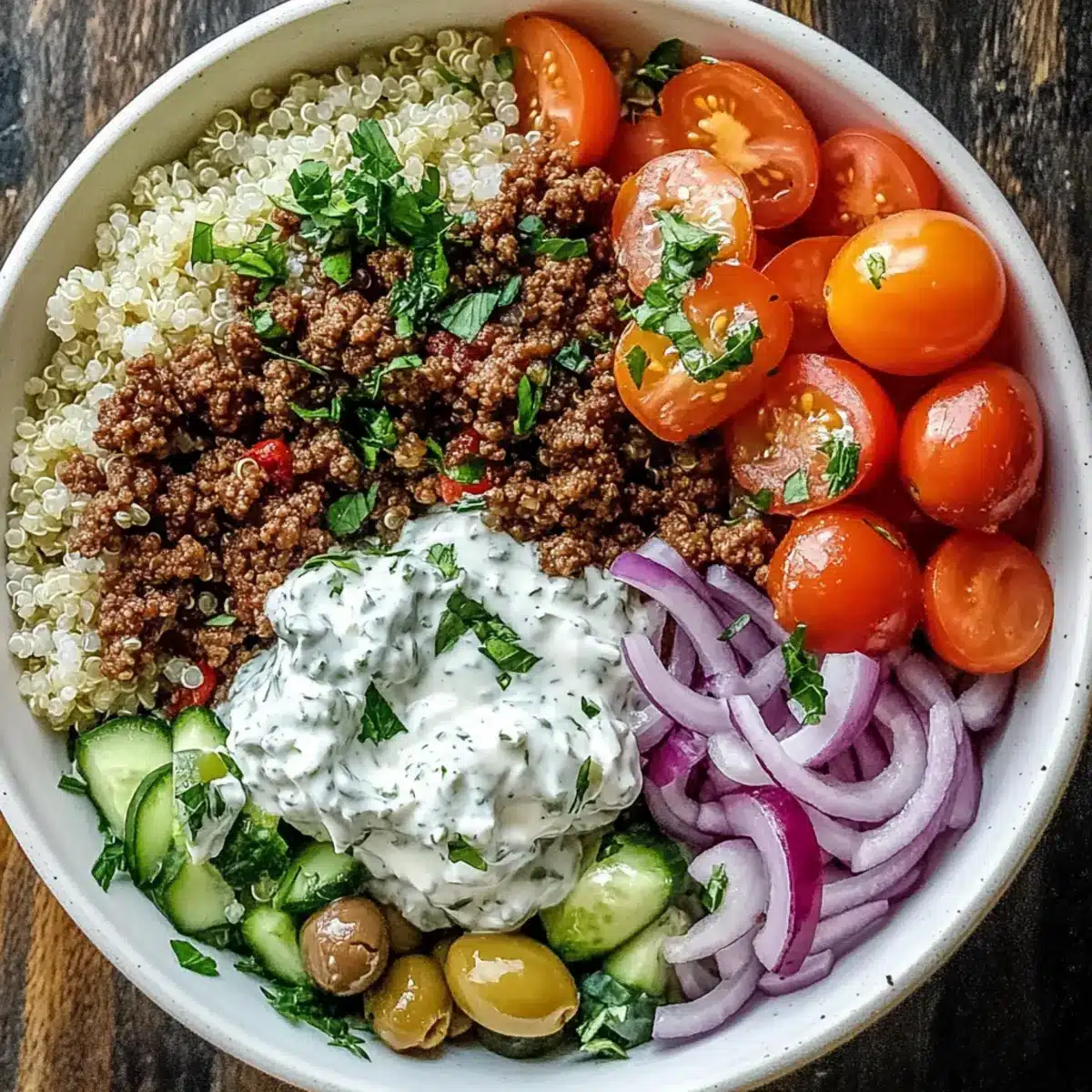 Griechische Rinderhackfleisch-Schüssel